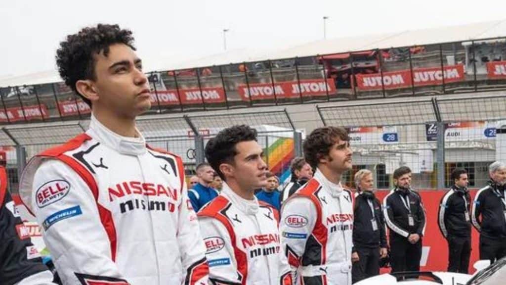 Imagem mostrando os pilotos durante uma corrida