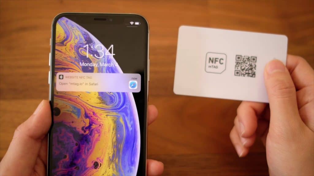 iphone xs nfc