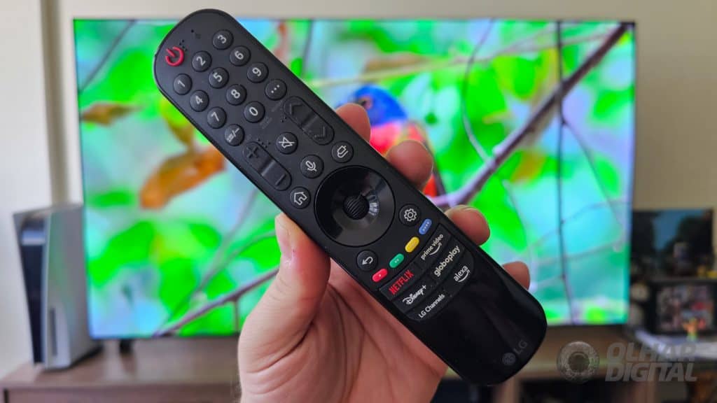 Controle utiliza movimentos para cursor e tem muitos botões (Imagem: André Fogaça/Olhar Digital)