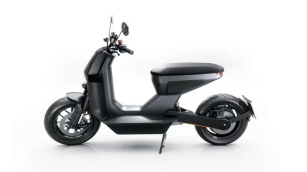 Nova scooter elétrica minimalista é feita de materiais reciclados