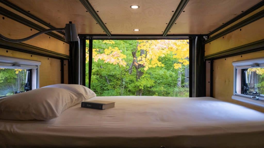 Quarto no motorhome elétrico G2 da Grounded