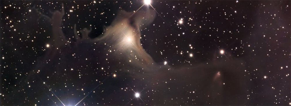 Buraco gigante faz Sol parecer uma abóbora de Halloween Nesta sexta-feira (31), é comemorado o Dia das Bruxas, data internacionalmente conhecida como Halloween, típica dos países anglo-saxônicos, em especial os EUA, Canadá, Irlanda e Reino Unido. Buraco gigante faz Sol parecer uma abóbora de Halloween