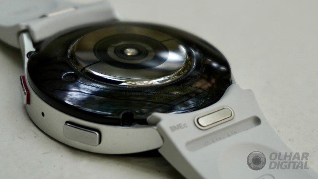 Botão para remover a pulseira (Imagem: André Fogaça/Olhar Digital)