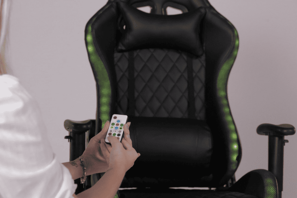 Imagem de uma cadeira gamer com rgb