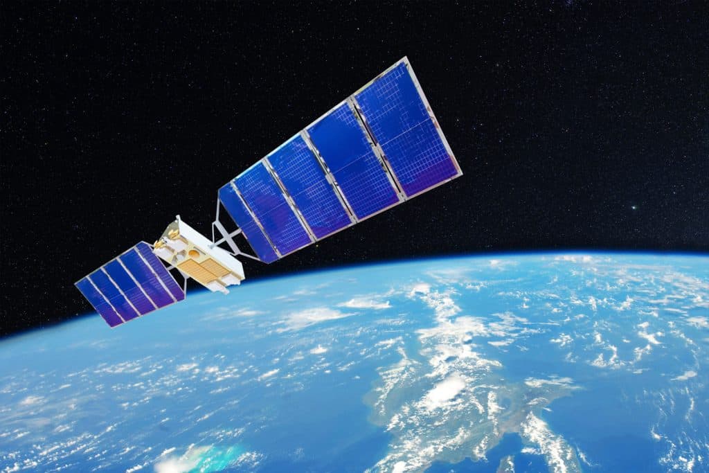 Satélite (Crédito: aappp/ shutterstock)