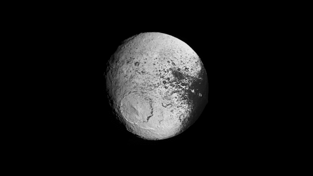 Iapetus (lua de Saturno) 222