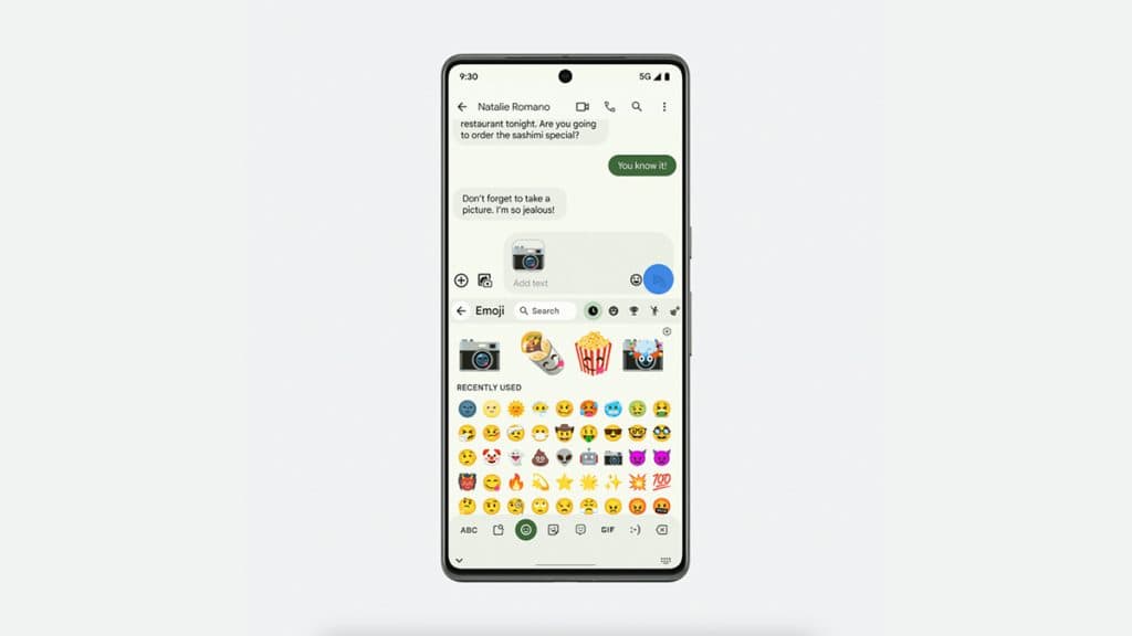 Montagem com Emoji Kitchen em celular com Android