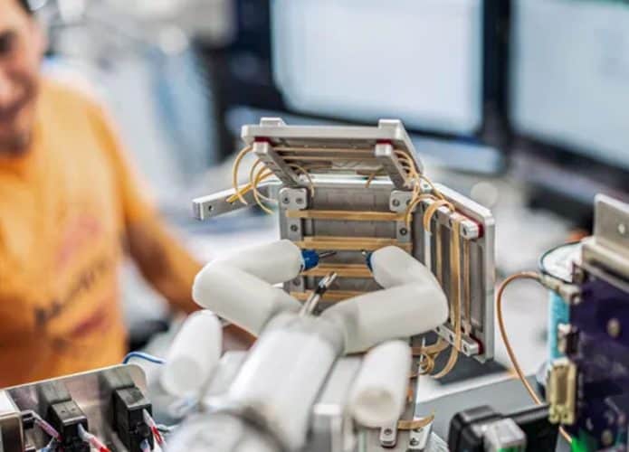 Cirujano robot y otros experimentos innovadores se embarcan hacia la Estación Espacial