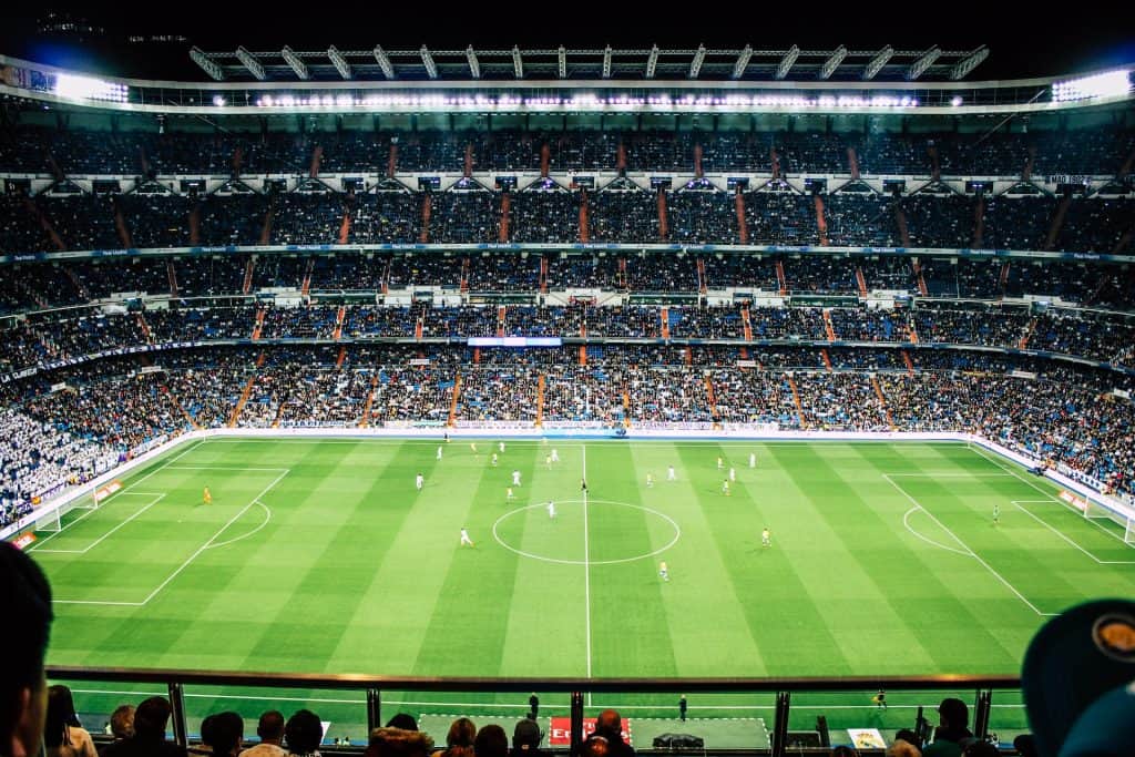 Bola da Copa do Mundo 2026 terá sistema de IA para ajudar árbitros A próxima Copa do Mundo será realizada nos Estados Unidos, Canadá e México. A abertura da principal competição do futebol mundial está prevista para o dia 11 de junho de 2026, com a final sendo realizada no dia 19 de julho. Como funciona o VAR. (Imagem: Vienna Reyes/Unsplash)
