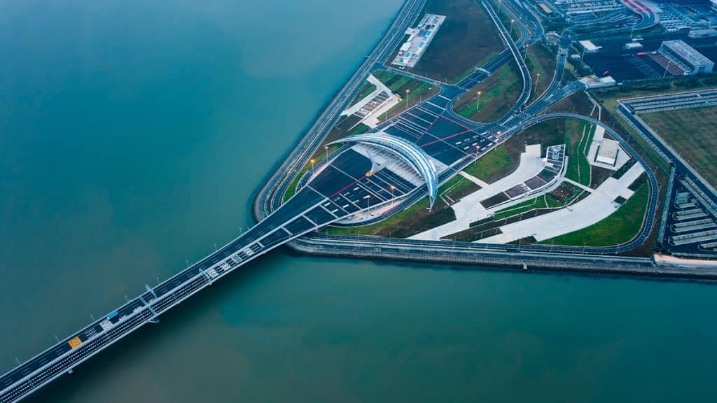 Visão aérea da ponte Hong Kong-Zhuhai-Macau, a maior ponte marítima do mundo
