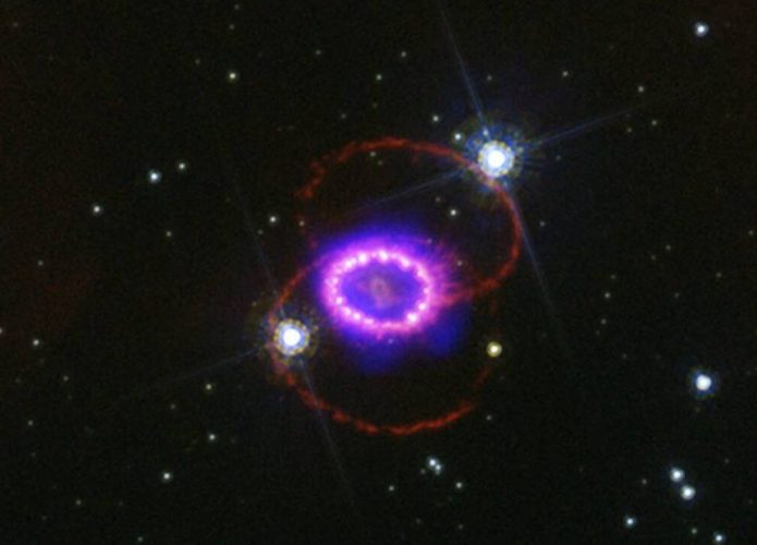 How did this supernova get a “pearl necklace”?
