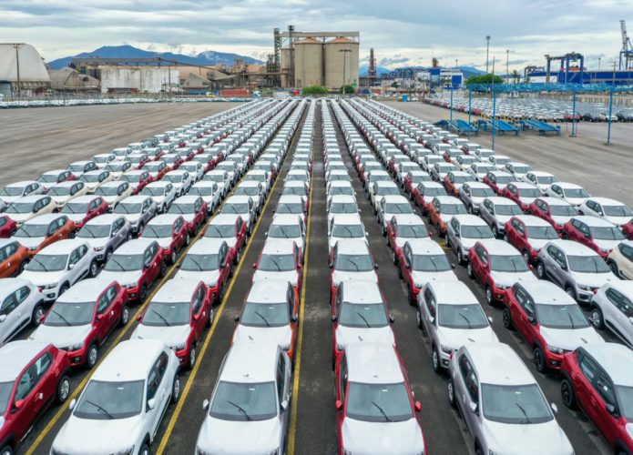 Greve no Ibama paralisa exportação de carros argentinos para o Brasil