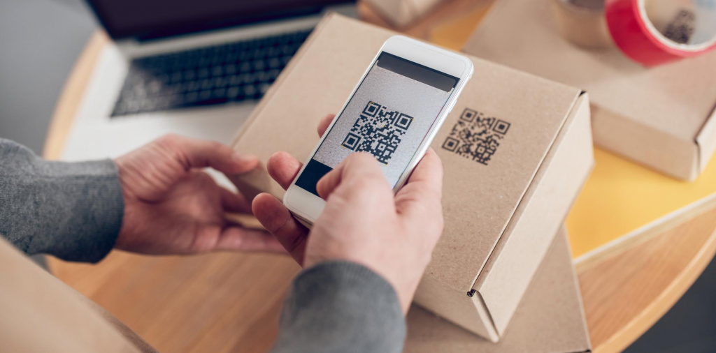 Destruir informações pessoais das embalagens incluem os QR codes