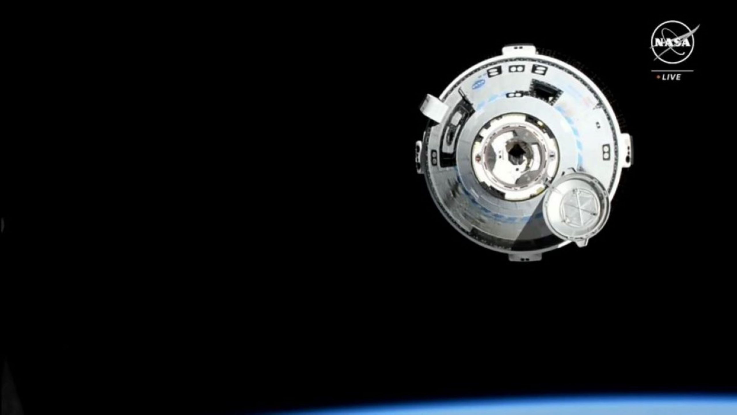 Tras problemas en el espacio, los astronautas de Starliner atracan en la Estación Espacial