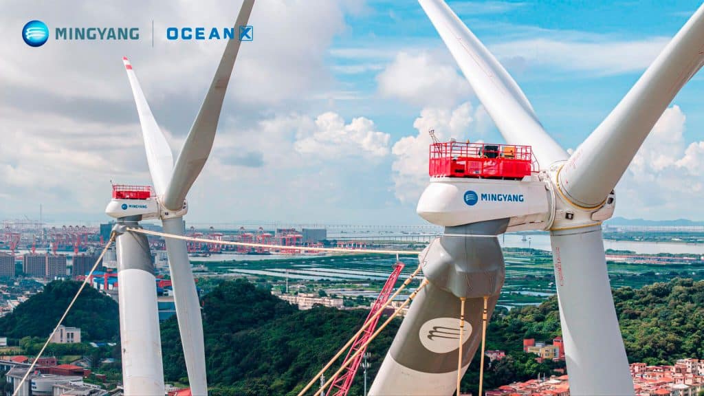 Parte lateral e traseira de turbina eólica de duas cabeças OceanX na China