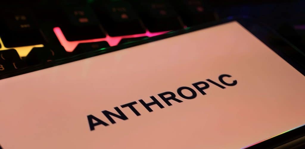 Anthropic: acordo em caso de direitos autorais pode ir pelo ralo O acordo proposto pela Anthropic para encerrar um dos maiores casos de violação de direitos autorais nos Estados Unidos pode tomar um caminho mais longo do que se esperava inicialmente. O juiz federal que media as negociações decidiu adiar a aprovação de pontos que, até então, pareciam ser consenso entre as partes envolvidas no processo. anthropic