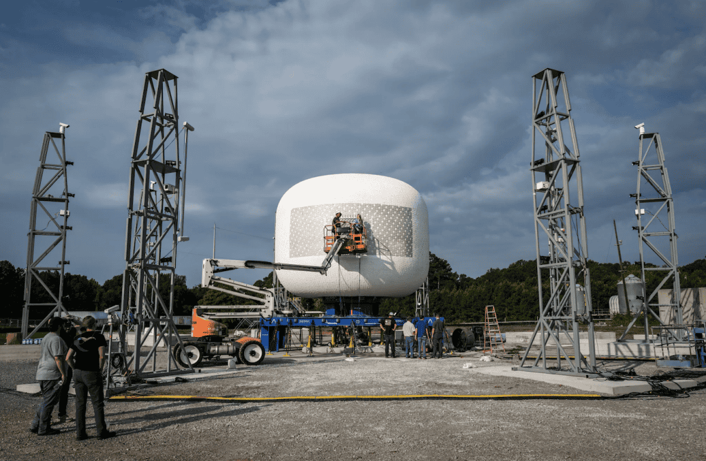 Módulo inflável LIFE, da empresa Sierra Space, que explodiu em teste feito pela NASA