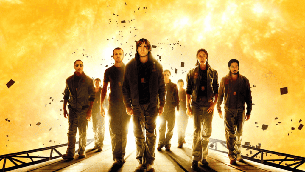 Imagem demonstra uma equipe de 8 pessoas caminhando na frente do Sol