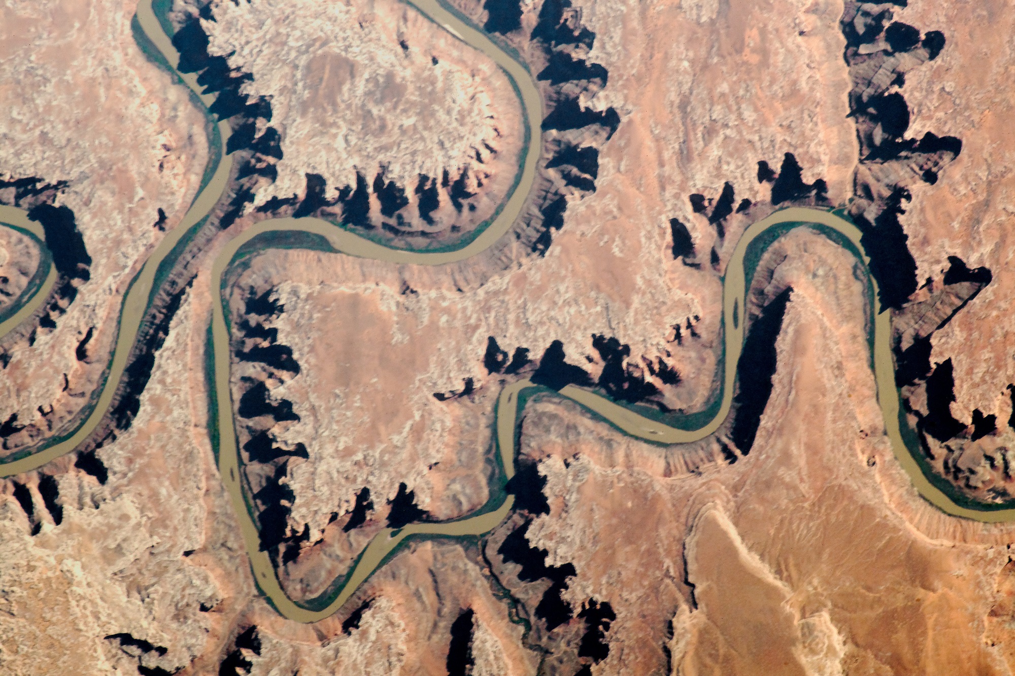 Astronaut captures natural wonders seen from the International Space Station