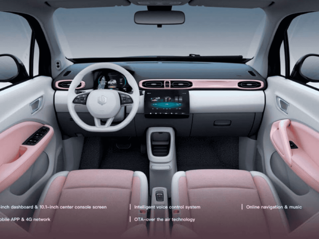 Imagem mostra o interior do carro Leapmotor T03, da Stellantis