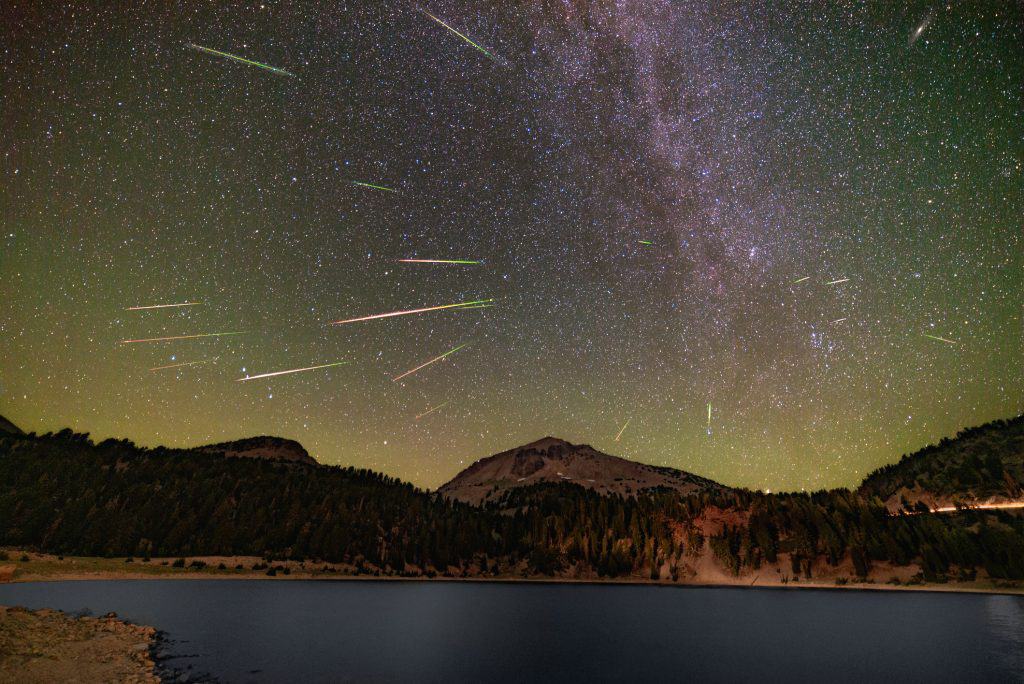 chuva de meteoros perseidas vista da terra