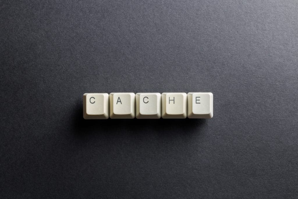 imagem mostra teclas de um computador formando a palavra 'cache'
