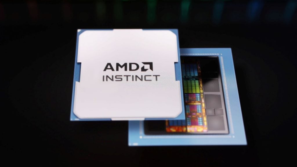 Viersen, Alemanha - 9 de março de 2024: Close de um smartphone em um teclado de computador com a logo do chip de GPU AMD Instinct (foco no centro da parte superior da logo)