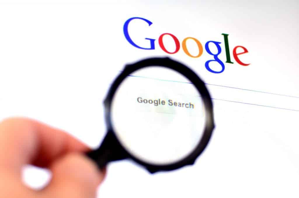 Luoa em cima da página de busca do Google