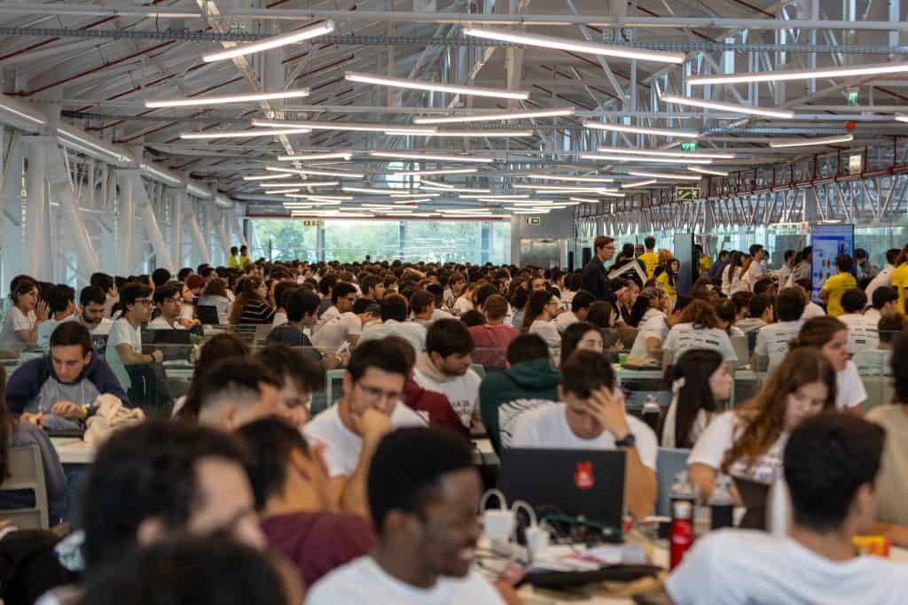Vários dos alunos da aula
