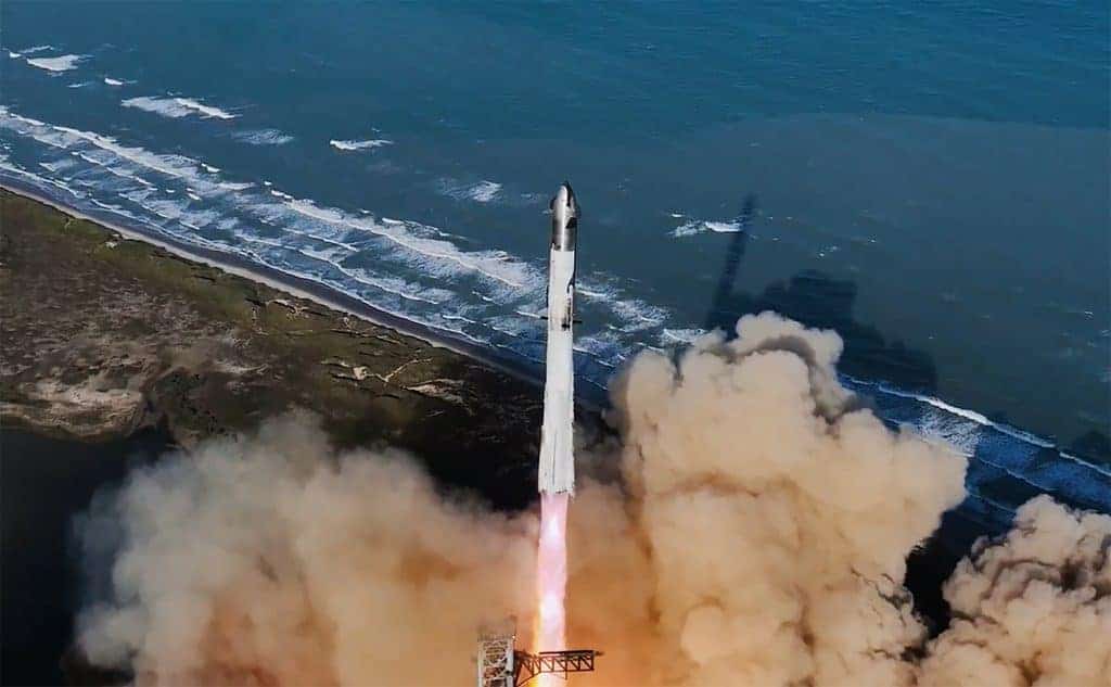 Starship sendo lançada
