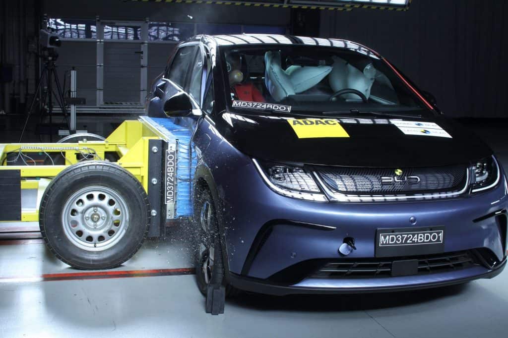 BYD Dolphin Plus em teste de segurança