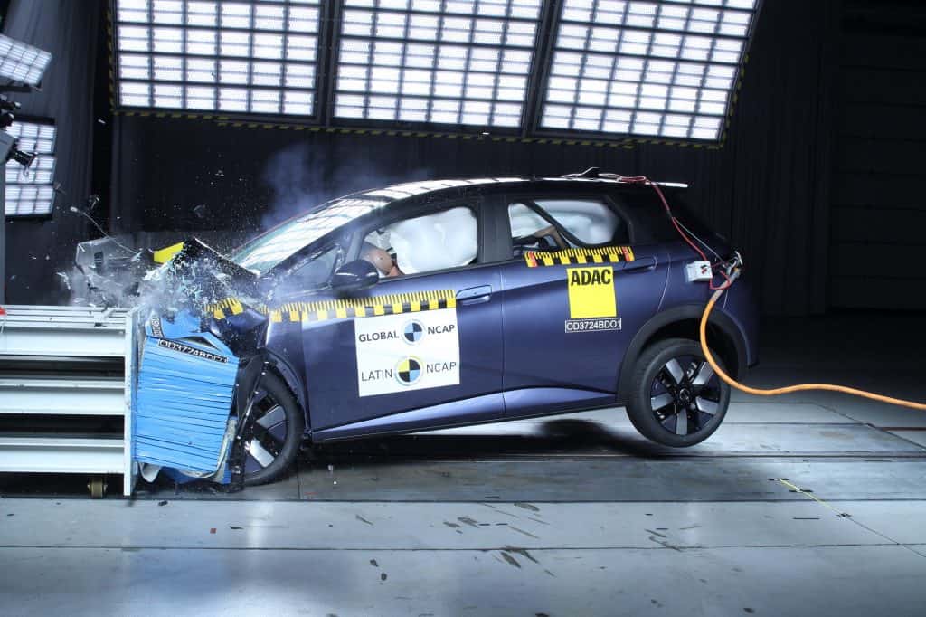 BYD Dolphin Plus em teste de segurança