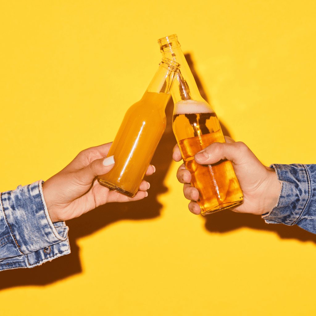 Elevar a idade legal do álcool melhora notas e saúde mental, aponta estudo Apesar da queda gradual no consumo de álcool em vários países, o hábito continua amplamente disseminado entre adolescentes europeus. Elevar a idade legal do álcool melhora notas e saúde mental, aponta estudo