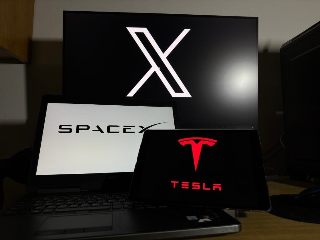 Logos de X, Tesla e Spacex