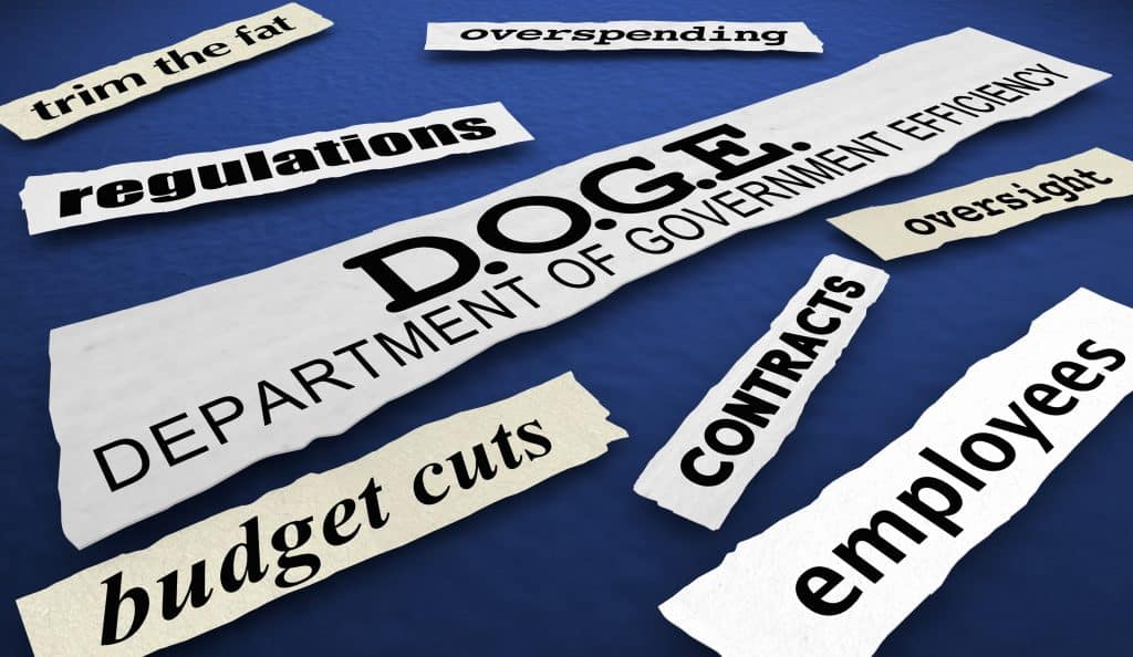 O ataque do DOGE, liderado por Elon Musk, saqueou dados do governo federal, gerando riscos legais para funcionários.