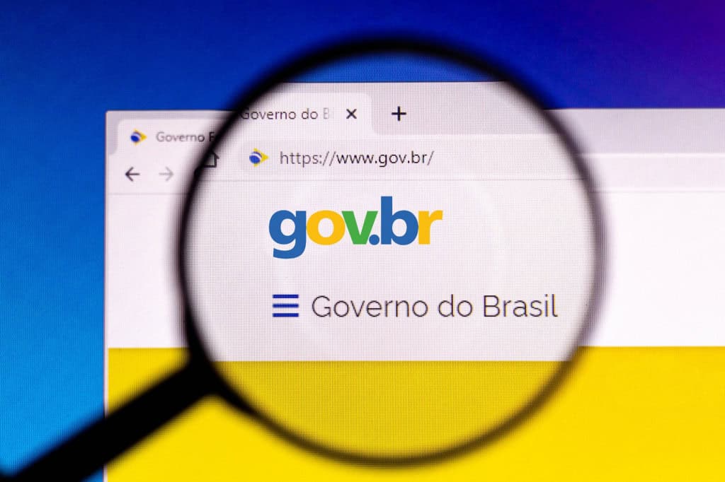 Logo do Gov.br visto através de uma lupa