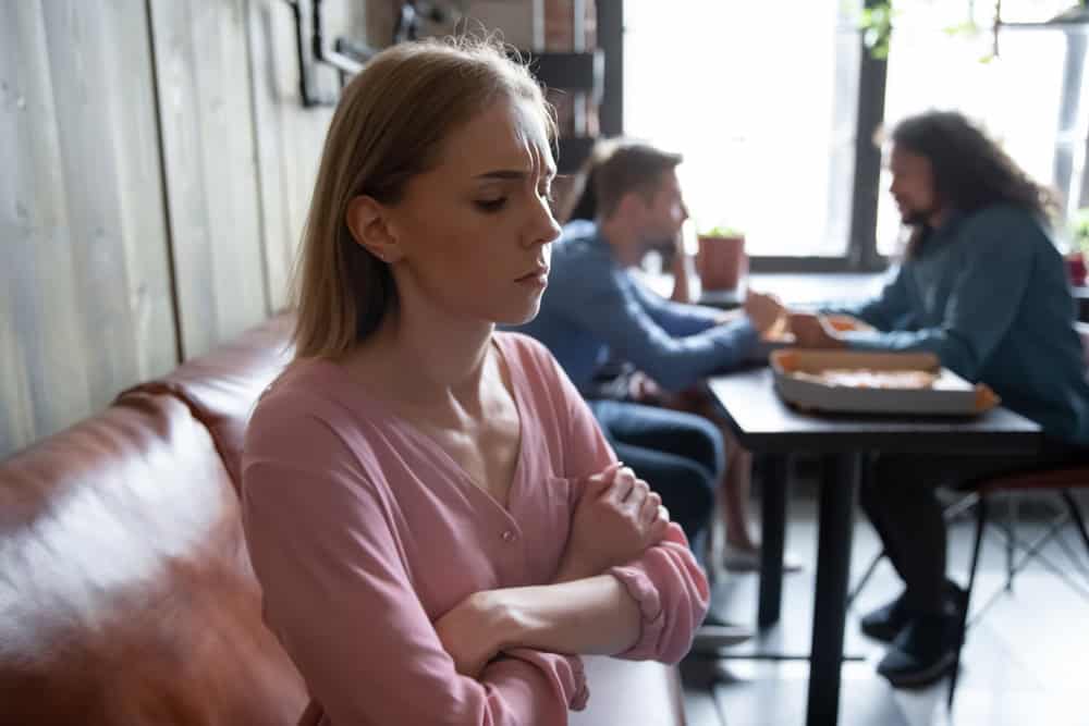 Alerta! Redes Wi-Fi podem ser usadas para monitorar usuários Pesquisadores do Instituto de Tecnologia de Karlsruhe (KIT), na Alemanha, descobriram que pessoas podem ser identificadas apenas por sinais de Wi-Fi, mesmo sem usar smartphones ou tablets. Alerta! Redes Wi-Fi podem ser usadas para monitorar usuários