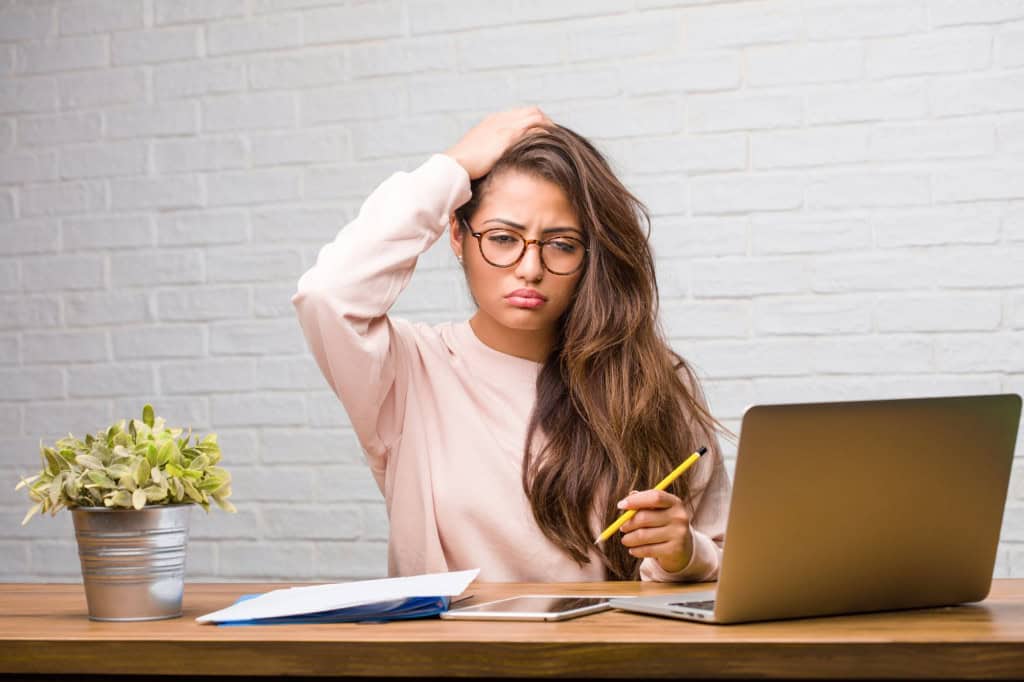 Por que esquecemos nomes tão rápido? Esquecer o nome de alguém poucos segundos depois de conhecê-lo é uma experiência comum e, muitas vezes, constrangedora. Mas, longe de ser apenas um descuido, esse fenômeno tem bases fisiológicas e cognitivas. esquecer