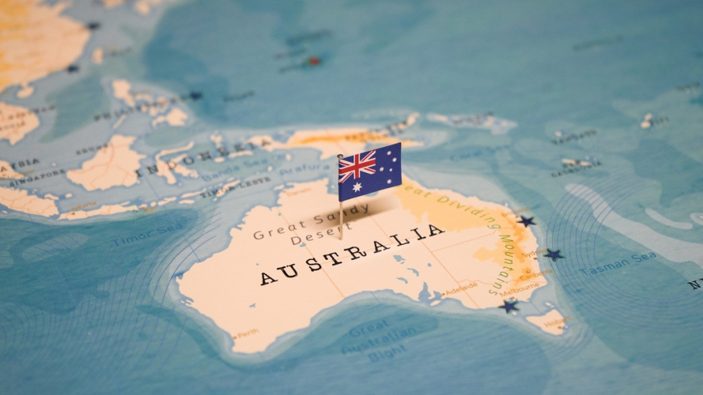 Pressão sobre big techs! Malásia quer proibir adolescentes de usarem redes sociais