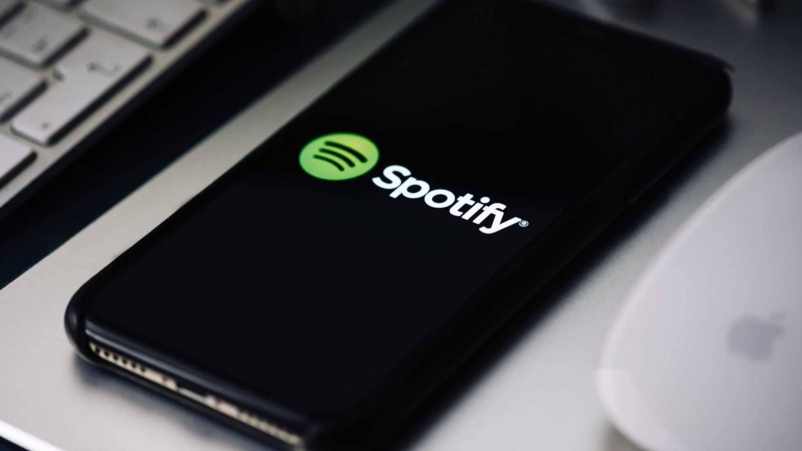 Spotify se irrita após 10 mil usuários venderem dados para treinar IA
