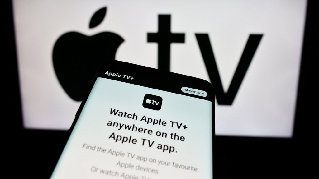 Apple TV+ está mudando de nome (e pode gerar confusão) A Apple anunciou nesta segunda-feira (13) que o serviço de streaming Apple TV+ está mudando de nome. Agora, é apenas Apple TV. apple tv+