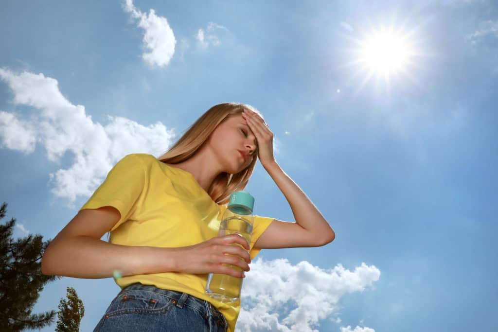 Qual o limite de calor que o corpo humano consegue suportar? Com o avanço das mudanças climáticas, ondas de calor extremo estão se tornando mais comuns e perigosas. Pesquisadores estimam que o limite de sobrevivência humana ocorre em uma temperatura de bulbo úmido de 35 °C — índice que combina calor e umidade. Qual o limite de calor que o corpo humano consegue suportar?