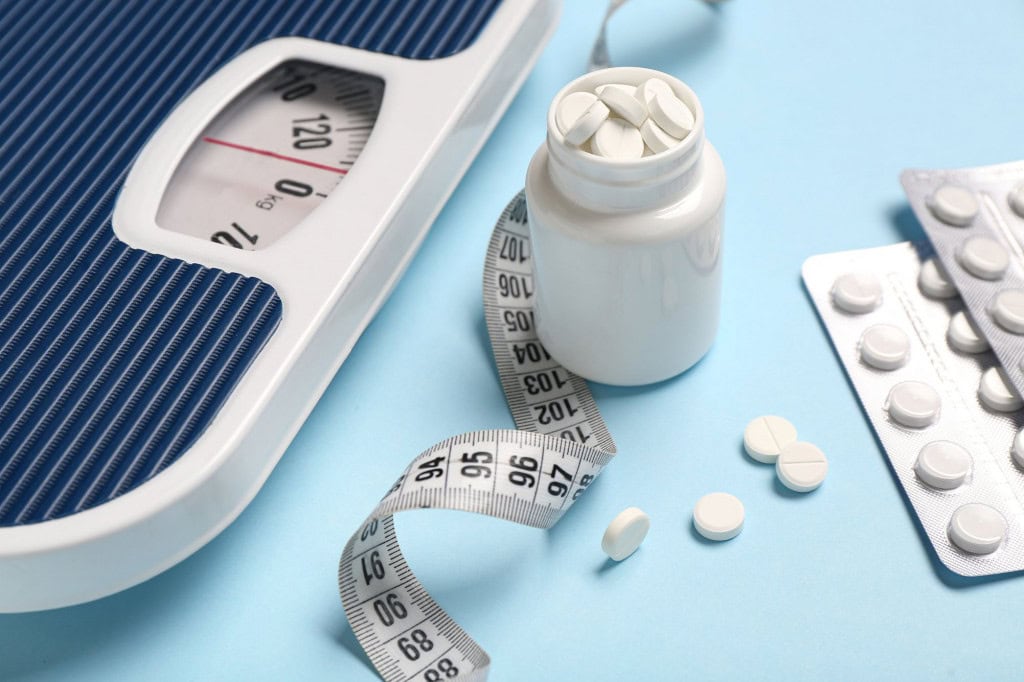 Ozempic ou Mounjaro: qual é o melhor no tratamento da diabetes e no controle de peso? O Ozempic e o Mounjaro são dois medicamentos indicados para o controle da diabetes, uma doença muito comum. Segundo o Censo 2022 do IBGE, estima-se que o número de pessoas com a condição ultrapasse os 20 milhões no Brasil. ozempic oral
