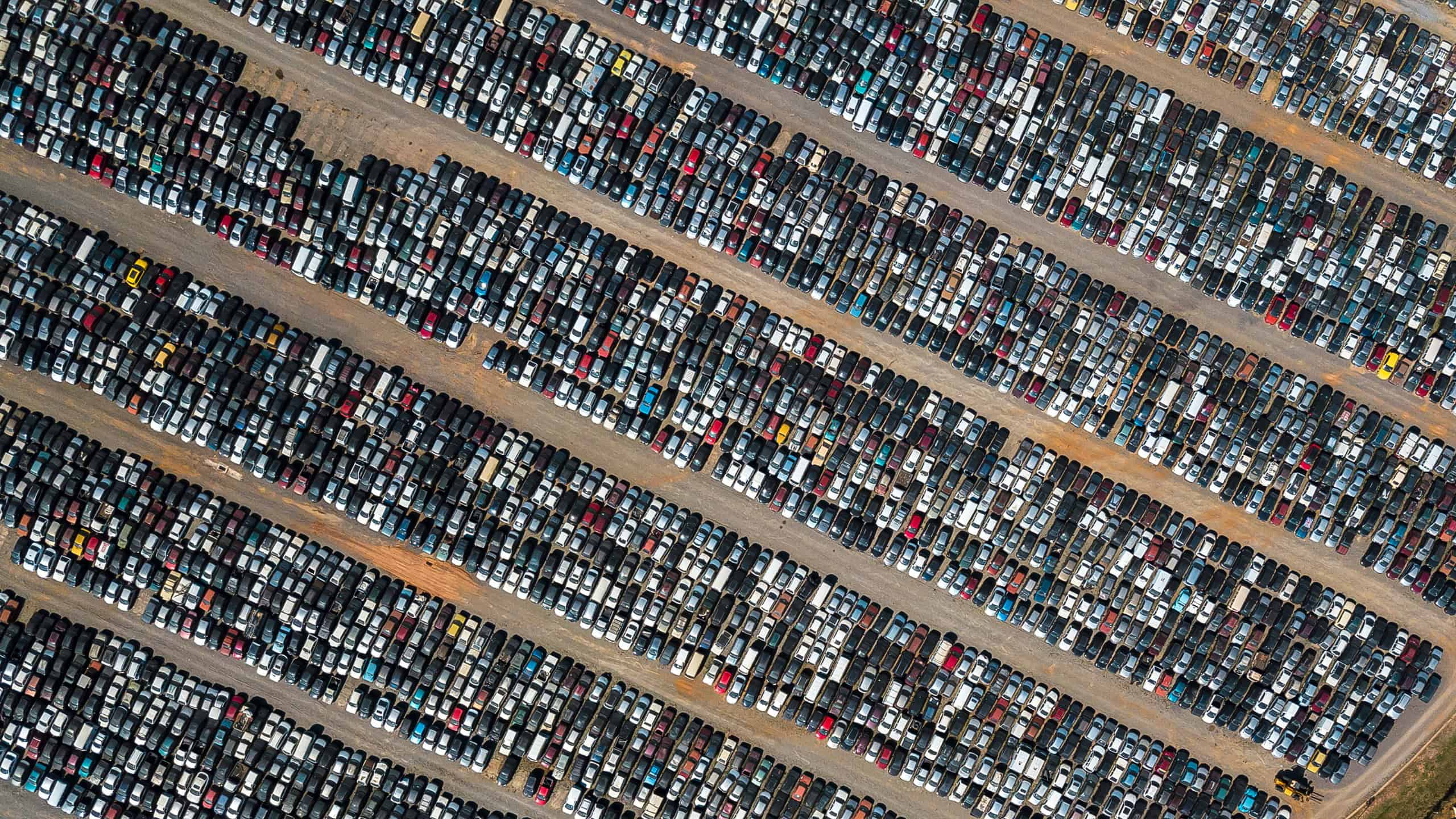 Governo de SP faz leilão de carros e motos com lances a partir de R$ 900