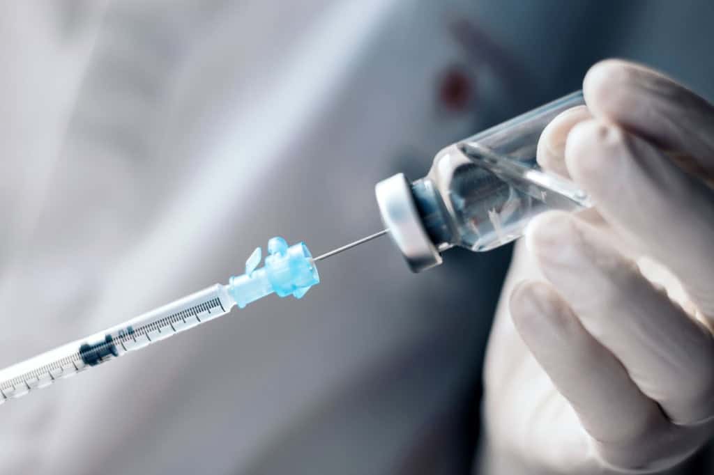 Vacina para combater pneumonia em bebês será produzida no Brasil O Ministério da Saúde anunciou, nesta quarta-feira (10), uma parceria entre o Instituto Butantan e a Pfizer para a produção nacional da vacina contra o vírus sincicial respiratório (VSR), responsável por grande parte dos casos graves de bronquiolite e pneumonia em bebês. vacina