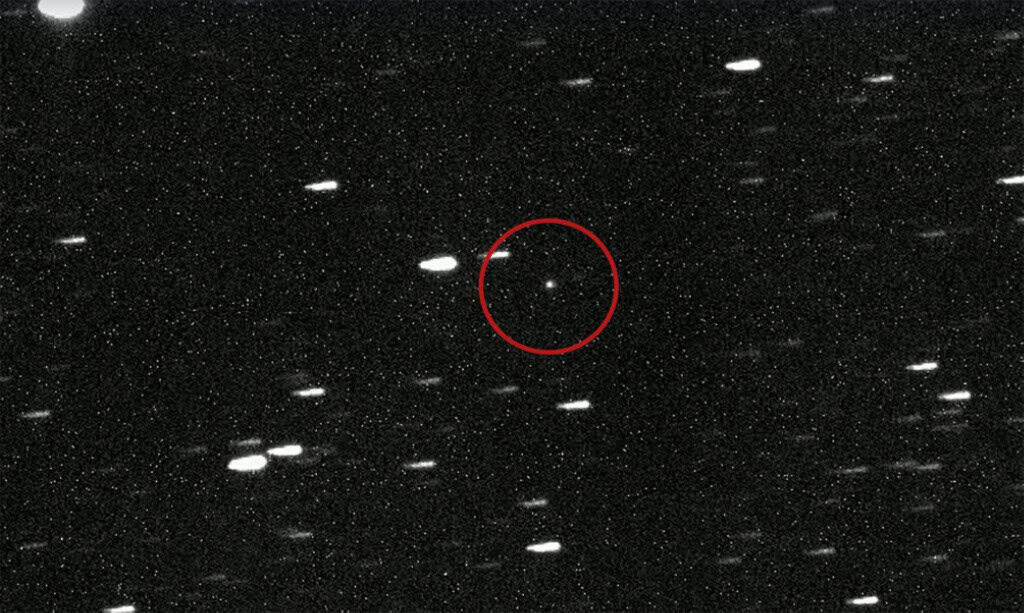 Visitante interestelar: NASA descarta teoria de nave alienígena Um novo visitante interestelar atravessa o Sistema Solar, mas as afirmações de que poderia ser uma nave alienígena não têm respaldo científico. A hipótese mais ousada foi levantada por Avi Loeb, astrônomo de Harvard e líder do Galileo Project, que investiga sinais de inteligência extraterrestre. Em julho, Loeb sugeriu que o cometa 3I/ATLAS, previsto para passar próximo a Marte no próximo mês, poderia ter origem artificial e representar algum tipo de risco à humanidade. Visitante interestelar: NASA descarta teoria de nave alienígena