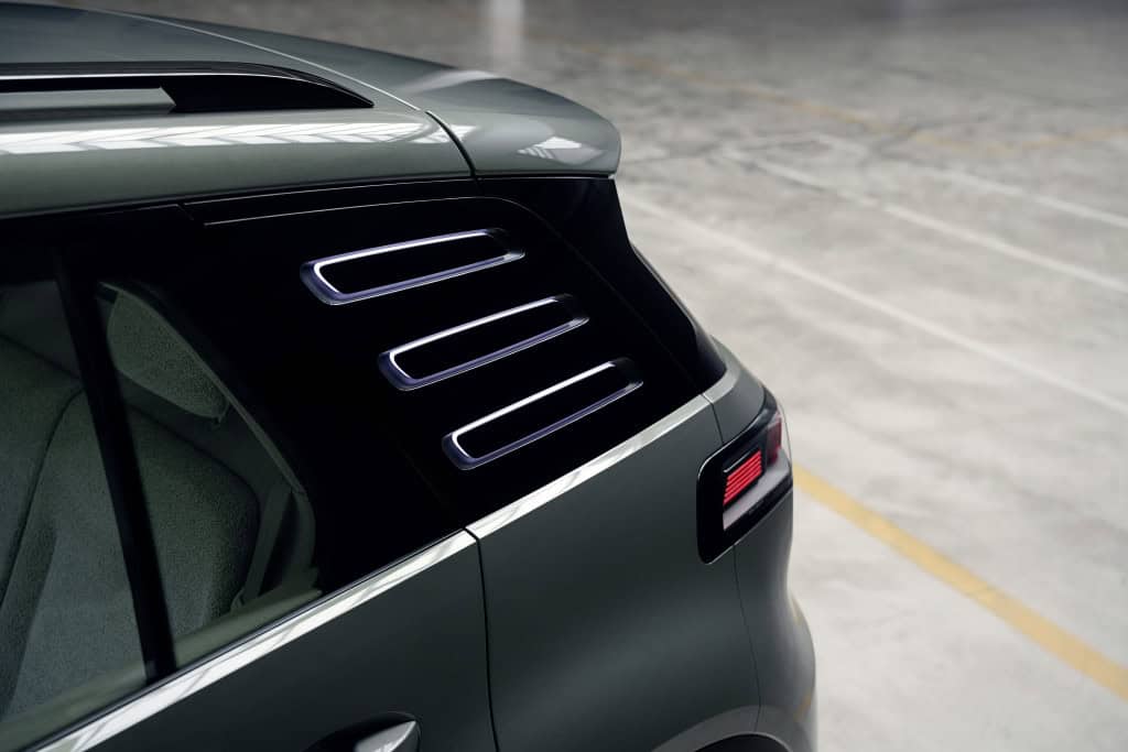 Volkswagen promete novo SUV elétrico mais barato A Volkswagen vai apresentar o novo conceito do SUV elétrico ID. CROSS durante o IAA Mobility, o Salão de Munique, que acontece entre 8 e 14 de setembro. Esse é o quarto carro conceito compacto eletrificado da montadora alemã, que se tornou a maior fornecedora de carros elétricos na Europa. A estreia no mercado global está prevista para 2026. ID. CROSS Concept