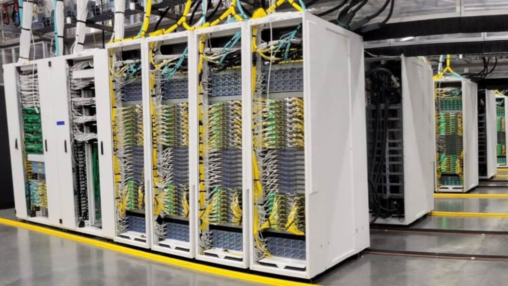 Servidores de inteligência artificial (IA) em super data center da Microsoft