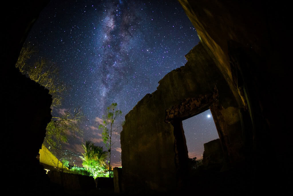 Lei protege céu e impulsiona turismo no Sertão da Paraíba Um levantamento feito ao longo de três anos destacou o Pico do Jabre, em Matureia, na Paraíba, como um dos melhores destinos do Brasil para o astroturismo. De acordo com o Índice de Potencial Astroturístico, feito pela expedição Entre Parques, o local é o quinto mais promissor do país para observar estrelas, planetas e outros fenômenos do céu noturno. Lei protege céu e impulsiona turismo no Sertão da Paraíba