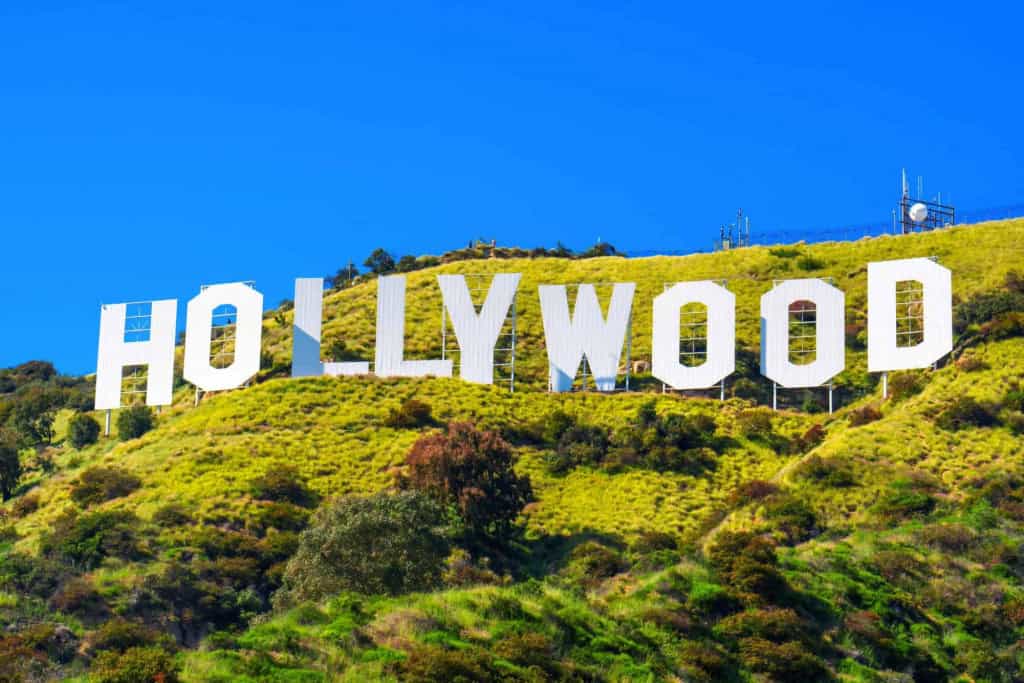 Tilly Norwood: Atriz criada por IA pode atuar em filmes? O uso da inteligência artificial na indústria cinematográfica voltou a ser tema em Hollywood após o lançamento de uma atriz gerada pela tecnologia. Tilly Norwood foi criada pela empresa Xicoia, que se autodenomina o primeiro estúdio de talentos com IA do mundo. Tilly Norwood: Atriz criada por IA pode atuar em filmes?
